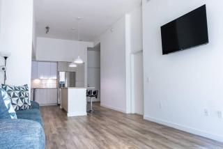Beachside Bliss 1BR Oasis + Pool in Ft Lauderdale - Fort Lauderdale - 8