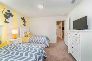 Luxury villa 9BR/6BA/theater/Pool/Spa/smart tv - Kissimmee - 5
