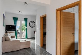 Family friendly seaside apartments Vir - 22115 - 8