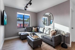 Lux Retreat By Renzzi - 2