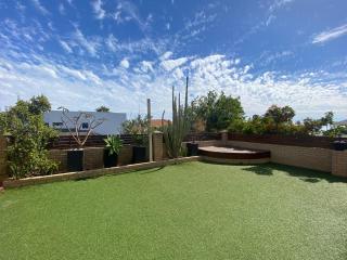 Sunny Ocean View Retreat - 6