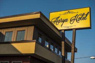Aarya Hotel By Niagara Fashion Outlets - 7