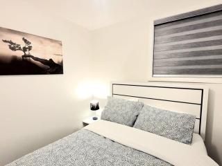 Somy Suite - Cozy 2bedrom with two queens bed and free street parking - Calgary - 4