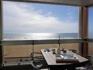 Beau studio 4 pers avec balcon et parking face à la mer - FR-1-323-427 - Saint-Jean-de-Monts - 0