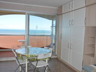 Studio lumineux face mer avec balcon et parking privé, à 500m des commerces - FR-1-323-450 - Saint-Jean-de-Monts - 2
