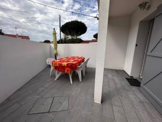 Maison de Vacances Spacieuse, Proche Forêt, 5 Pers., Terrasse & Parking, Notre-Dame-de-Monts - FR-1-540-280 - Notre-Dame-de-Monts - 0