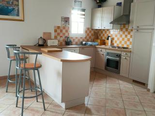 Maison 2 Chambres avec Piscine Privée à Saint Jean de Monts - FR-1-323-439 - 3