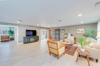 Modern Waterfront Pool Home with Direct Gulf Access, Pet Friendly! - Cape Coral - 3
