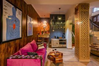 Luxurious 4 BHK with Mini Movie Theatre in Gurgaon - Gurgaon - 9