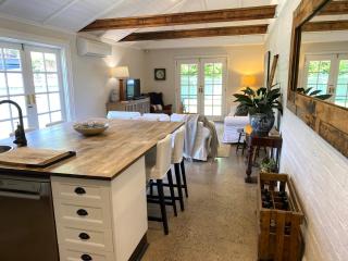 The Edward Townhouse 151 - Tastefully Styled - Orange - 0