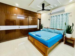 TrueLife - 3BHK AC Apartments for large family - Best Location - Direct flyover to Alipiri gate - Walk to PS4 Veg Restaurant - Modular Kitchen - Super fast WiFi - Android TV - 250 Jio Channels - Easy access to all Temples - Top service with lots of Love - Tirupati - 2