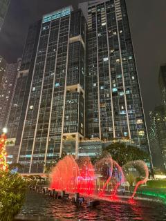 Deluxe Suite in One Uptown, BGC with Mall Fountain View - 9
