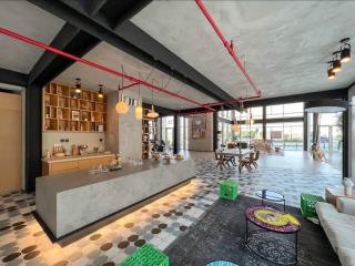 Beautiful 1 Bedroom Dubai Hills with Pool View - 8