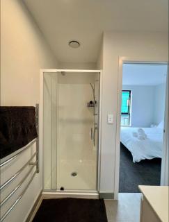 Immaculate - 2 Bedroom Townhouse close to Fruitvale train station - Auckland - 8