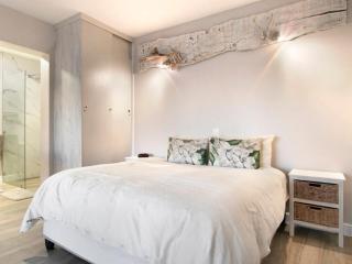 Zaria Sun Cottage by Host Agents - Gordonʼs Bay - 8