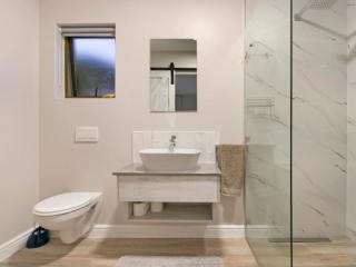Zaria Sun Cottage by Host Agents - Gordonʼs Bay - 6
