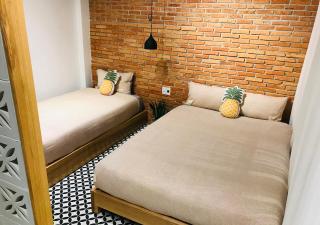 6 Bedroom house - BEST LOCATION - 5mins MY KHE Beach - 3