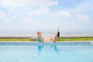 Pailay Beachfront Villa Cha-Am - - 0