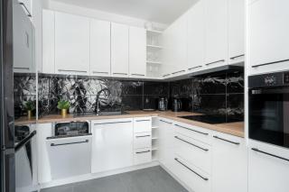 City Center Apartments with GYM & FREE GARAGE Poznań by Noclegi Renters - Poznań - 5