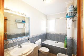 Perfect Family Getaway Fully Equipped 3-Bedroom Home with Pool in Cala Capitán Torrevieja - Cabo Roig - 5