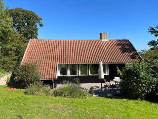 Idyllic Holiday Home Near Cliffs And Beach - 8