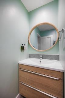 Boujis Central Plymouth Apartment - Sleeps 4 - Habita Property - 1