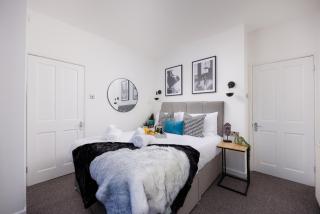 Boujis Central Plymouth Apartment - Sleeps 4 - Habita Property - 0