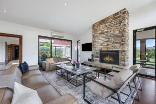 Merrivale Hill, Merrijig - Sleeps 10 - 6