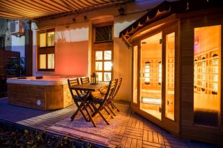 Wellness Wonderland: Garden, Sauna, Jacuzzi in CBD - Budapest - 5