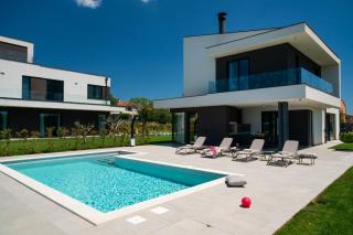 Villa Arestea near Pula with heated pool, sea view, wellness & playground - 0