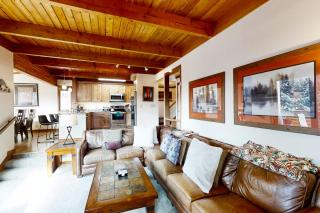 Tennis Townhome 1312 - 5