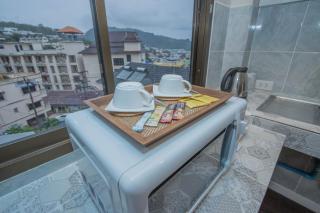 RoomQuest The Peak Patong Hill - Patong Beach - 3