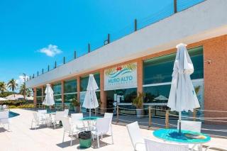 Muro Alto Condomínio Clube – Flats completos para a família por Yolo - 4