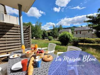 La Maison Bleue, village vacances, piscine, parking - 1