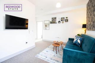Modern 1 Bed 1 Bath Apartment for Corporates & Contractors, FREE Parking, Wi-Fi & Netflix By REDWOOD STAYS - Farnborough - 5