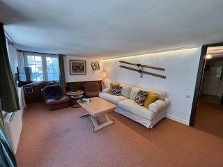 S.N. The Holiday. Sol Y Nieve. - 0