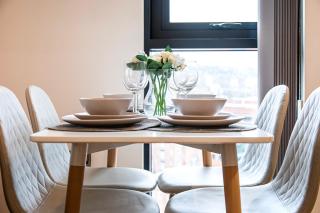 Stylish 2 Bed Apt 104 - City Centre, FREE Parking, Coffee Machine & Netflix - Hosted by Stay Host Save - Sheffield - 7