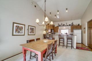 Mammoth Lakes Condo Walk to Village and Gondola! - 4