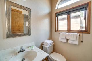 Mammoth Lakes Condo: Walk to Village & Gondola! - 3