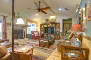 Deck and Private Hot Tub Pet-Friendly Austin Home - Bee Cave - 7