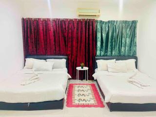 6BR Corner 3-storey House WIFI, Netflix, Aircond - Bandar Baru Bangi - 6