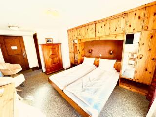 Hotel Old JNN - Klosters Serneus - 1