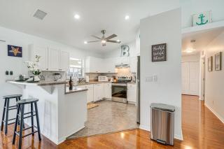 Heated Pool and Patio Canal-Front Cape Coral Home! - Cape Coral - 2