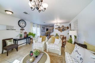 Pool, Deck and Huge Yard! Spacious San Antonio Home - 5