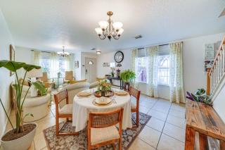 Pool, Deck and Huge Yard! Spacious San Antonio Home - 4
