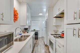 Van Nuys Abode with Patio, 7 Mi to Universal Studios - Van Nuys - 2