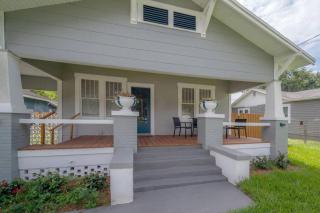 Rustic Bungalow Near Downtown/ Foodie Hotspots - Tampa - 9