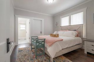 Rustic Bungalow Near Downtown/ Foodie Hotspots - Tampa - 7
