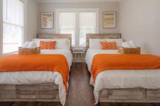Rustic Bungalow Near Downtown/ Foodie Hotspots - Tampa - 5