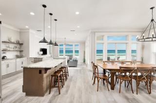 Latitudes - Destin - 4